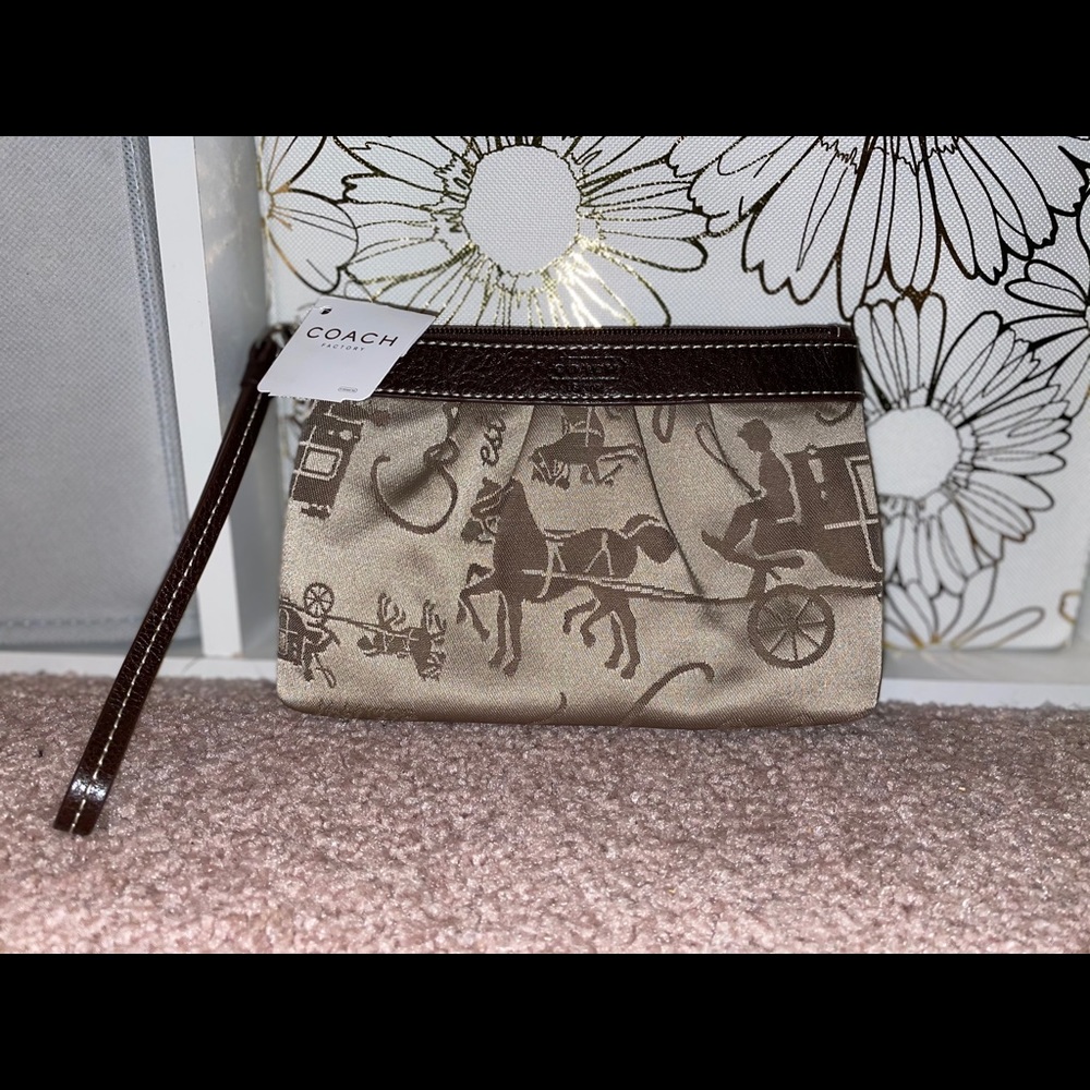 NWT Coach Wallet Wristlet - Picture 1 of 5